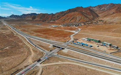 改革开放40年来西藏交通事业快速发展