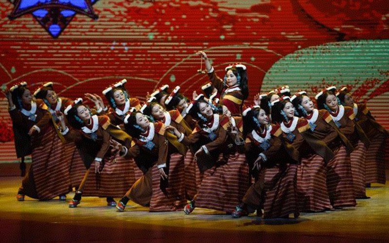 拉萨文化旅游节文艺演出精彩纷呈