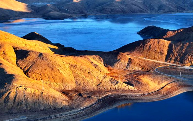 西藏沉錯：羊卓雍錯流域的生態明珠