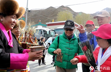 山南迎来湖北游客潮