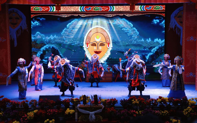 行进中国｜扎西曲登，很有戏！