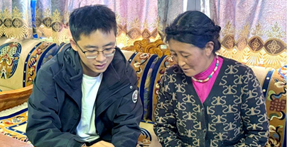 青春，在普玛江塘绽放郝煜和无数来到这里的党员干部一样，与这片土地的故事还在继续——关于青春、关于信仰，关于一群人在极高之处，守住的那份最澄澈的安宁。