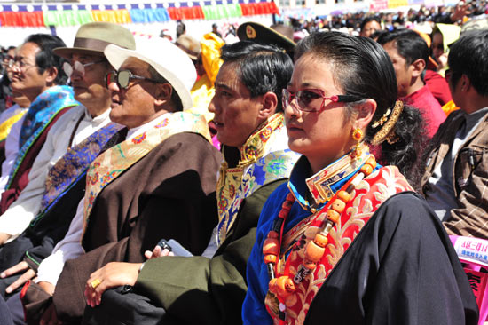 中国格萨尔文化之乡在果洛藏族自治州挂牌 (