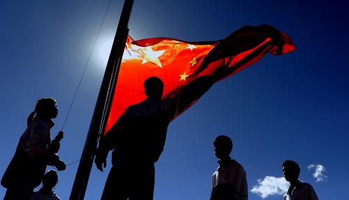 西藏昌都第二高级中学举行升国旗仪式