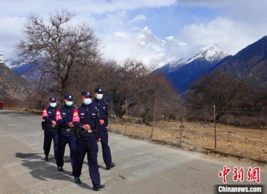 西藏林芝戍边民警：为“你”翻山越岭，却无心看风景