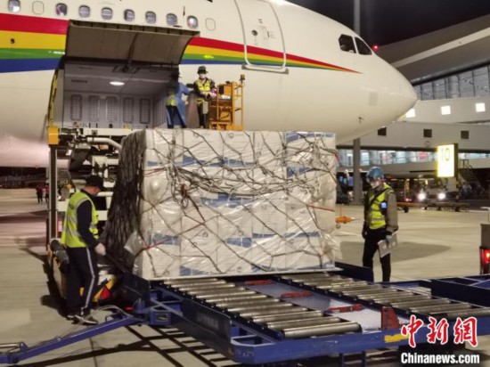 江蘇援助抗疫包機航班進藏西藏航空護航