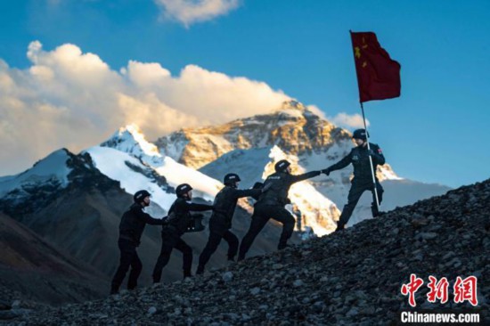 西藏珠峰边境派出所：守护世界之巅